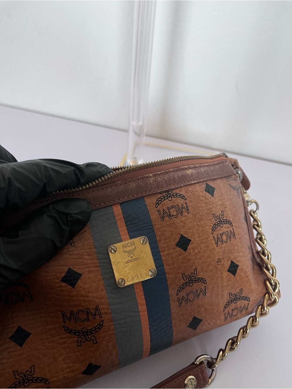 MCM CHAIN WITH LEATHER SHOULDER BAG. - Picture 3 of 15